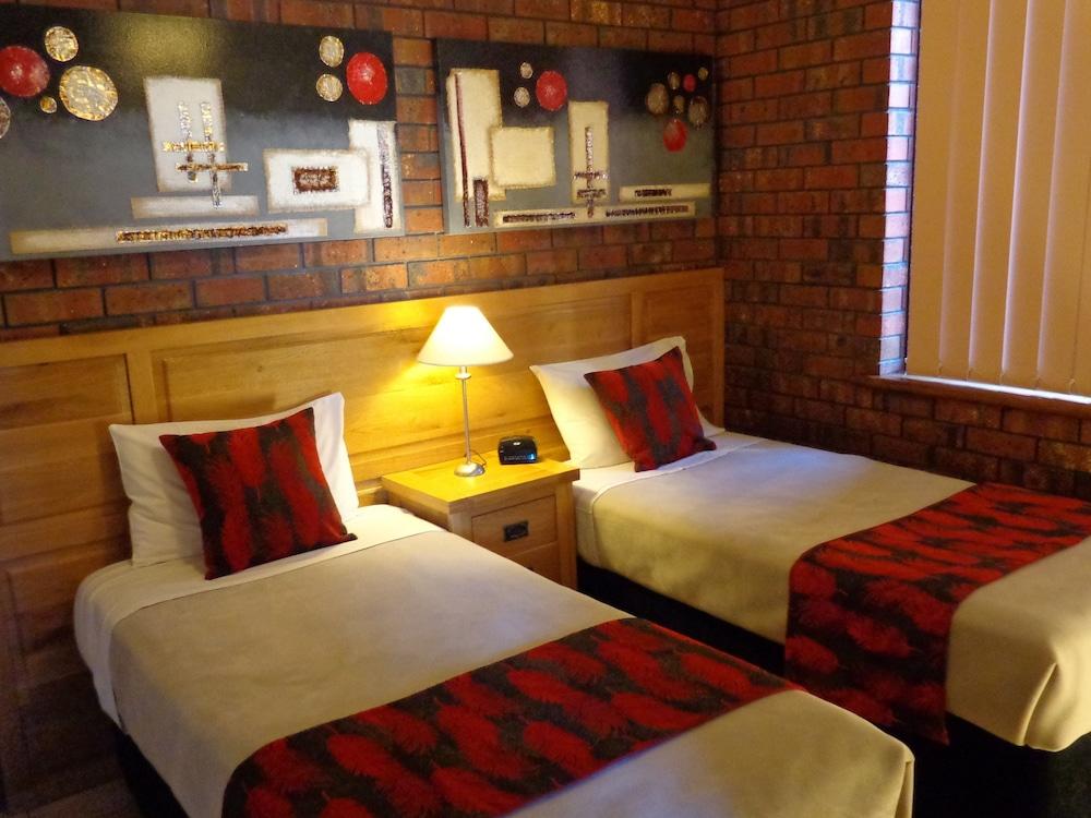 Glenelg Gateway Apartments