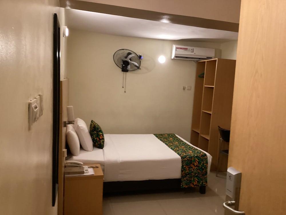 Adis Hotels Ibadan