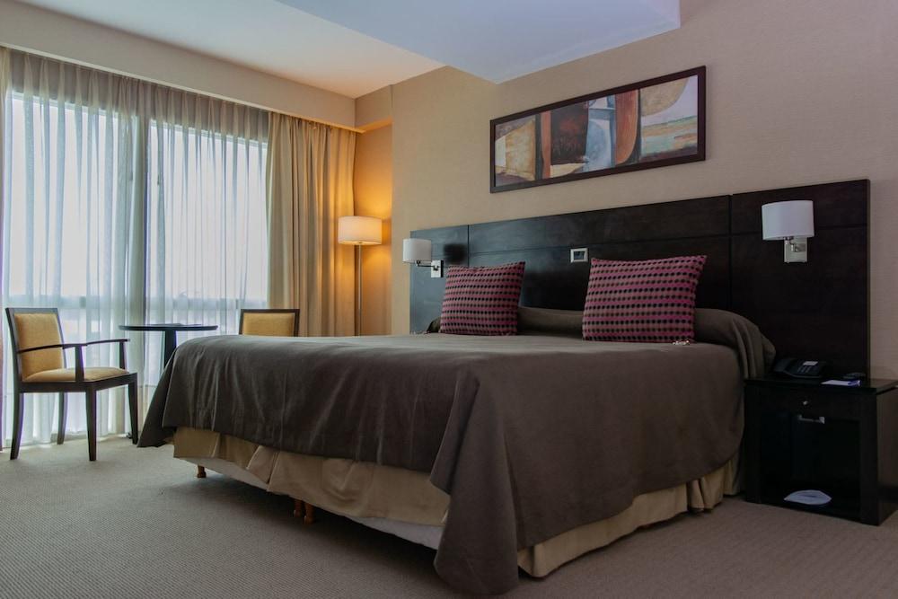 Howard Johnson by Wyndham Neuquen