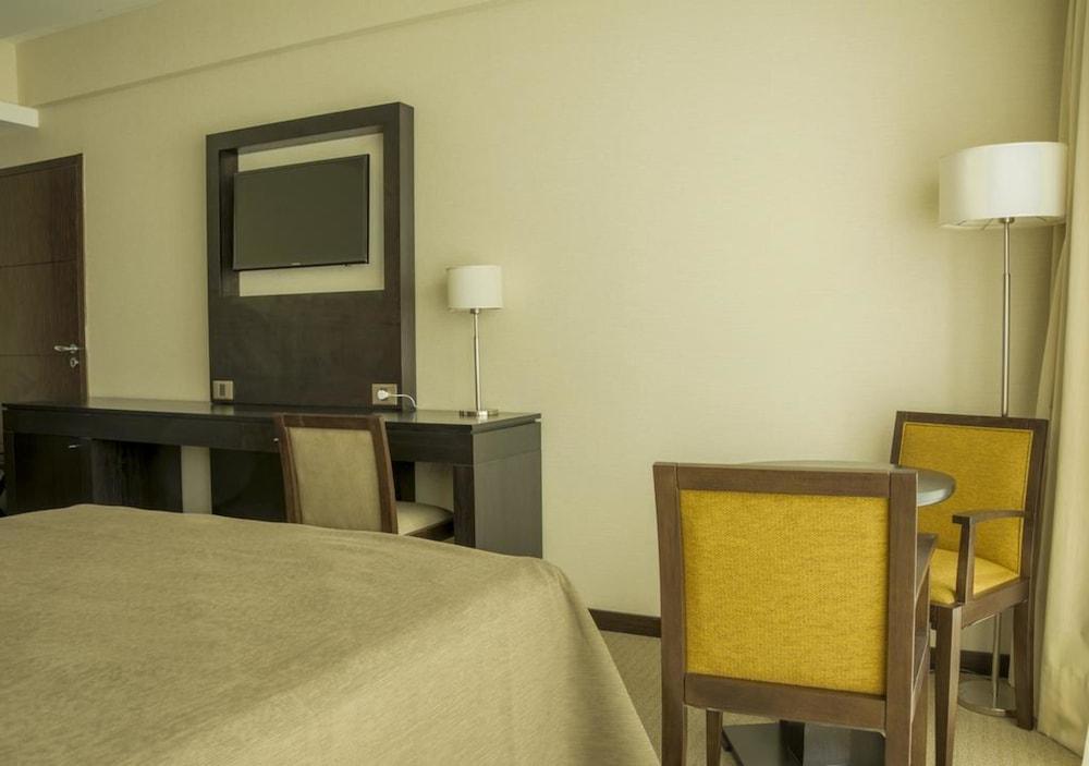 Howard Johnson by Wyndham Neuquen