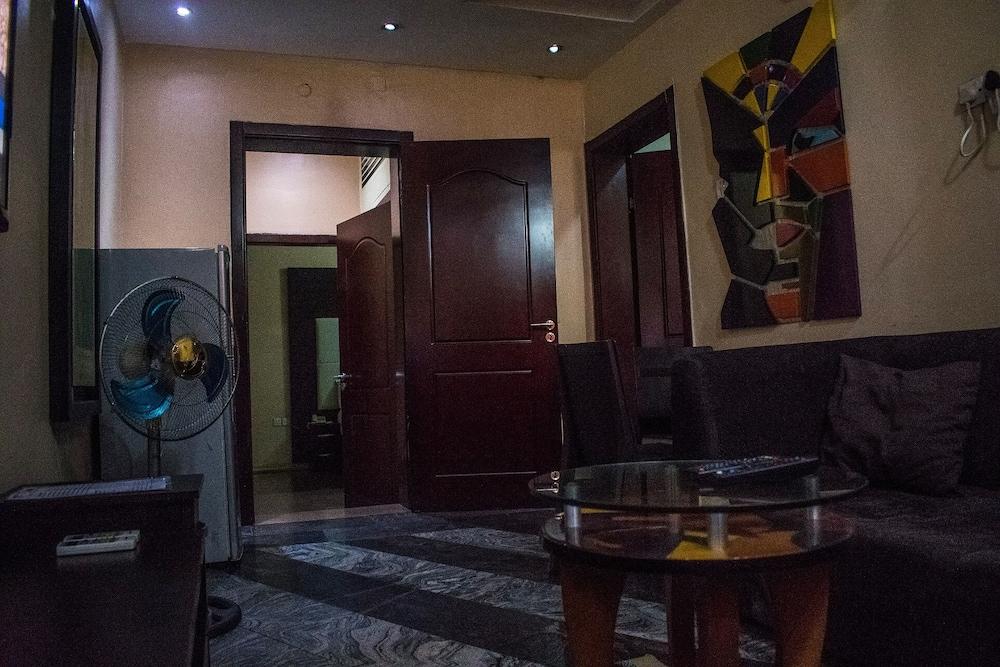 Aeroville Apartments