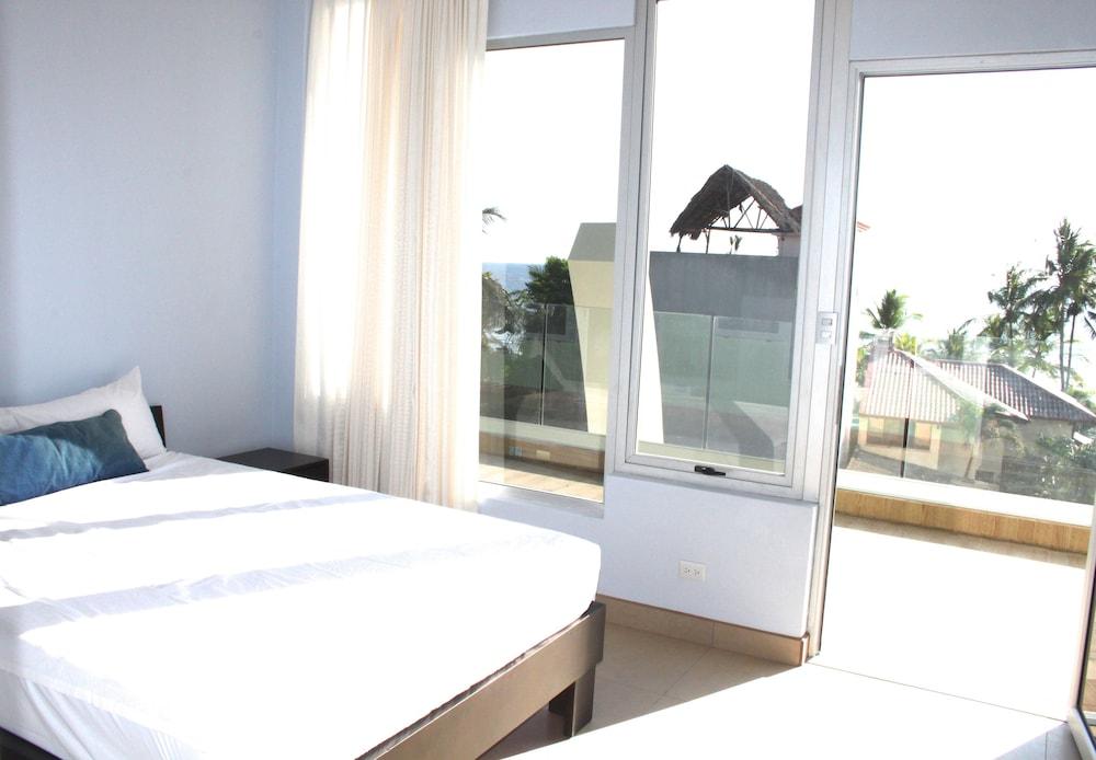 Room2Board Hostel and Surf School