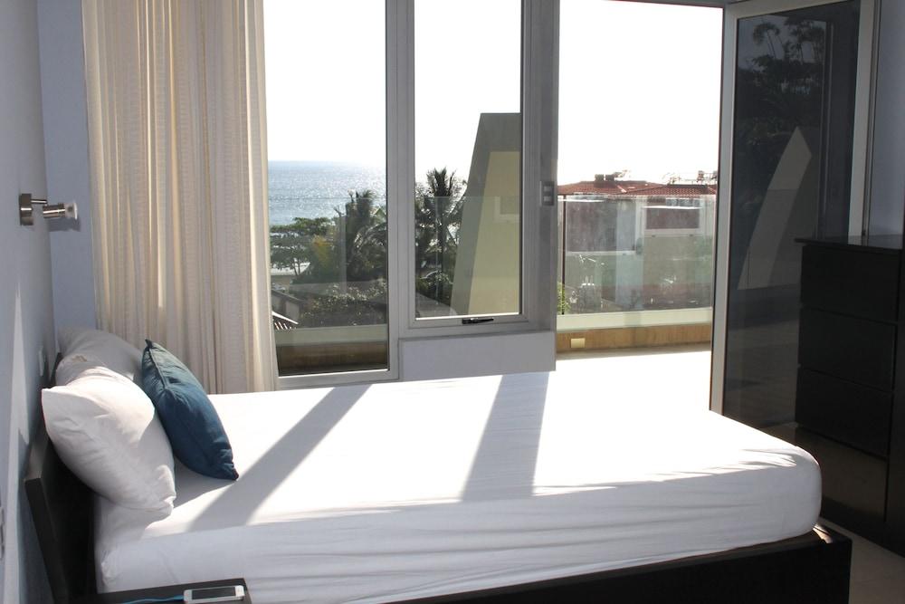 Room2Board Hostel and Surf School