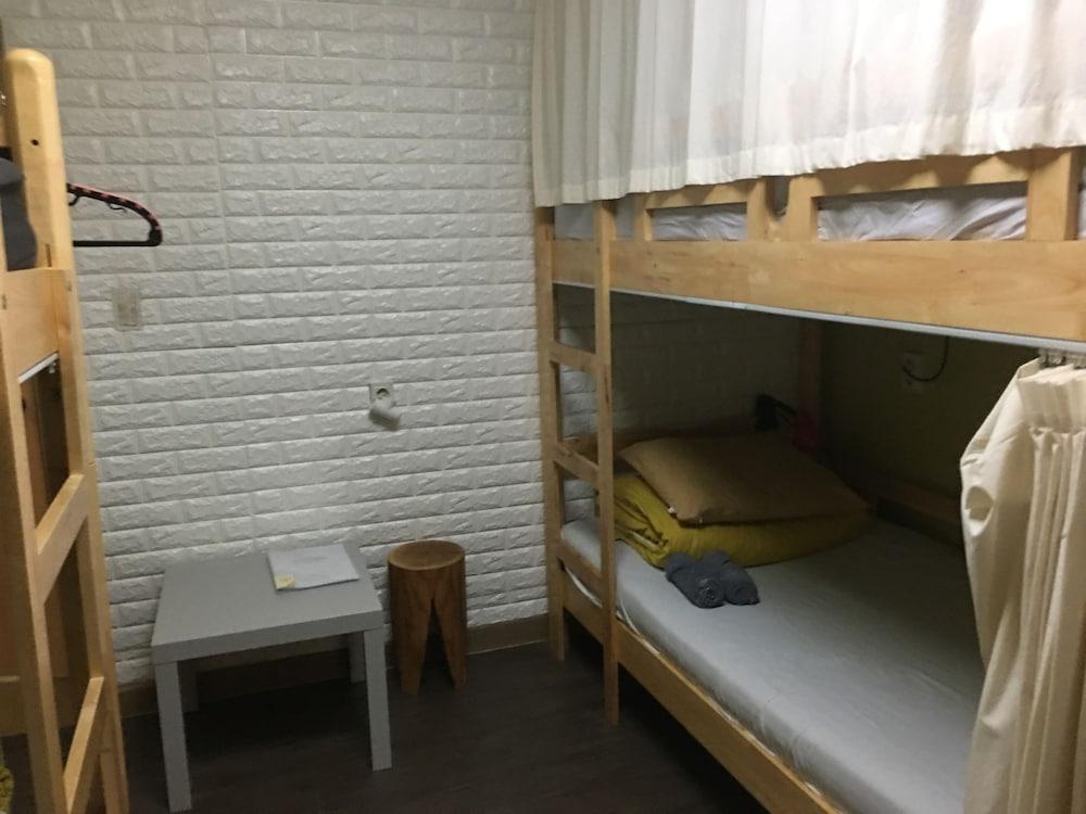 Momojein Guest House - Hostel