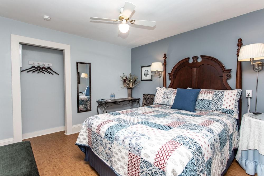 Ambiance by the Falls B&B