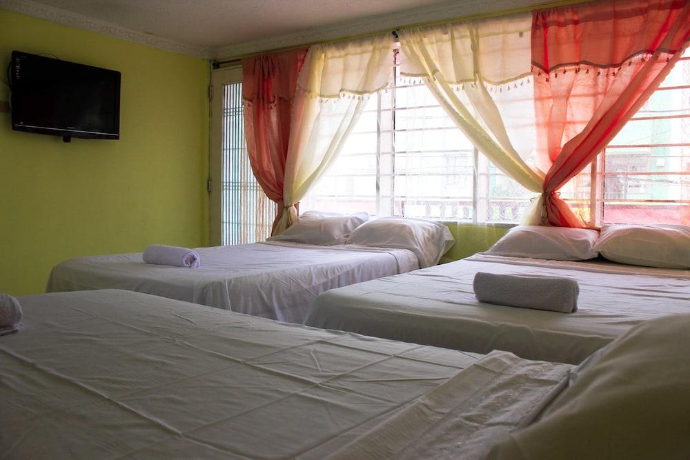 Hospedaje Casa Rosada