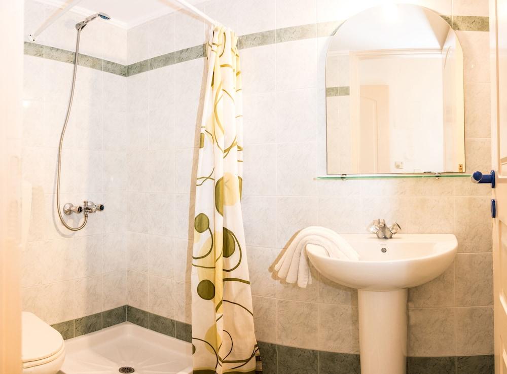 Uncle George Studios by Estia