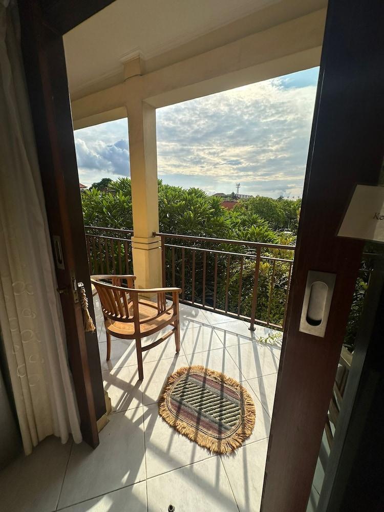 Sari Buana Bed & Breakfast