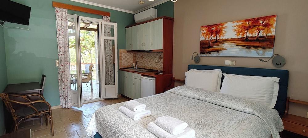 Edem Studios & Apartments