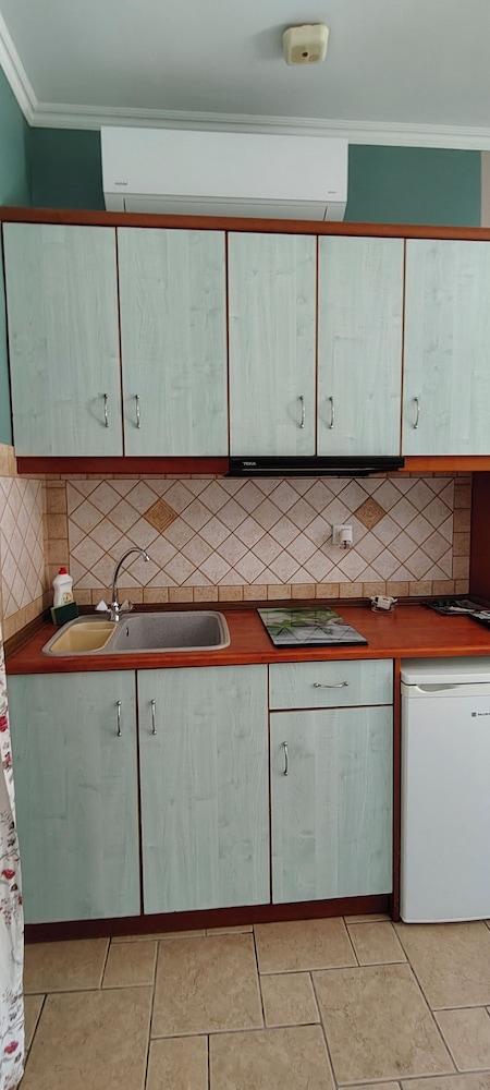 Edem Studios & Apartments