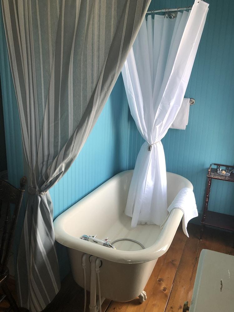 Auberge d'Anjou-Sūrya Café