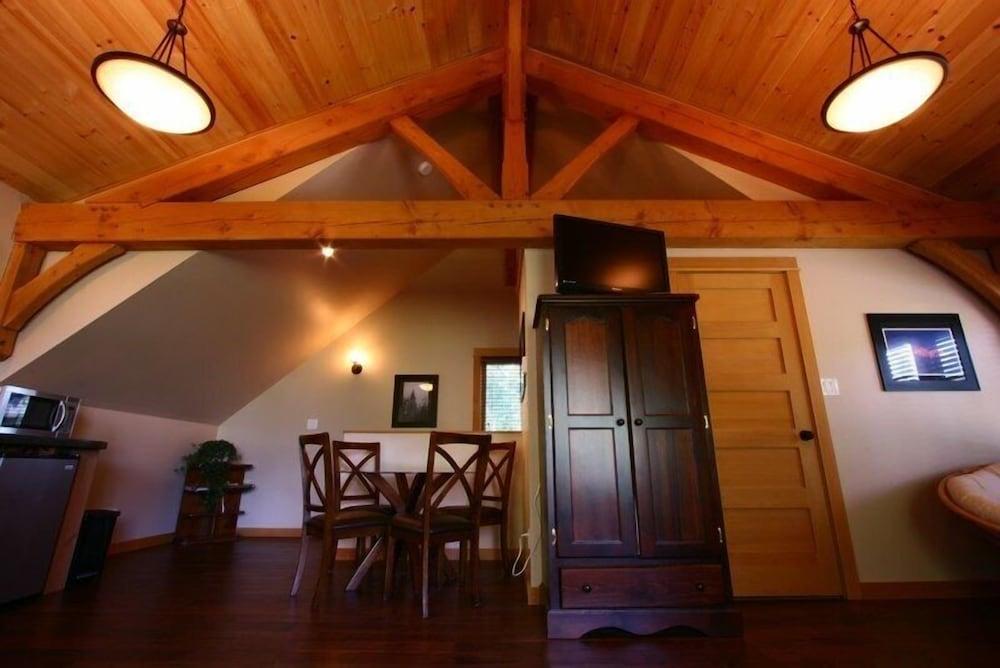 Revelstoke Timber Loft B&B