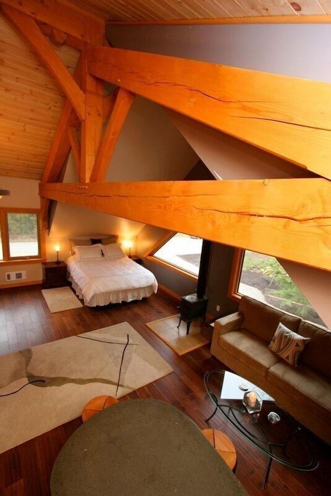 Revelstoke Timber Loft B&B