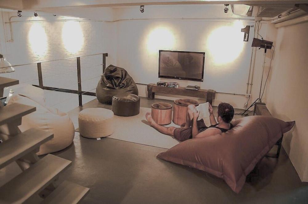 Bangkok Nomad Hostel