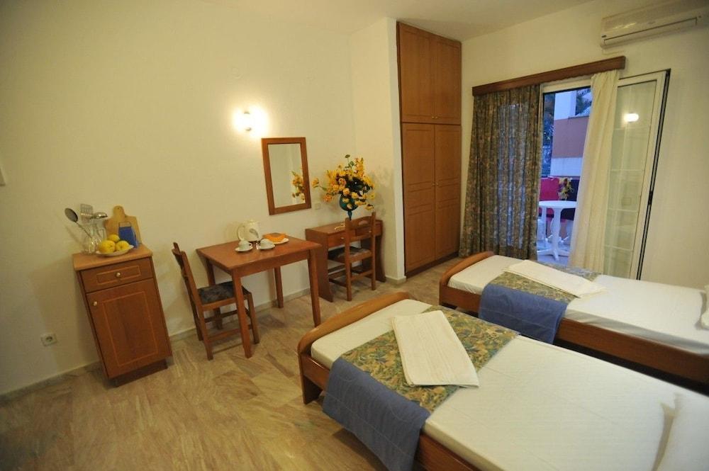 Saint Spiridon Hotel