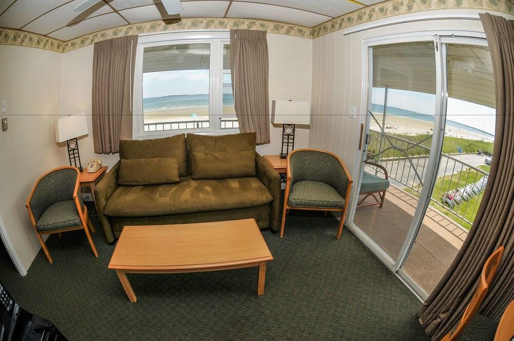Friendship Oceanfront Suites