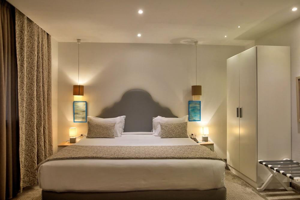 Hôtel Lac Léman, LES BERGES DU LAC