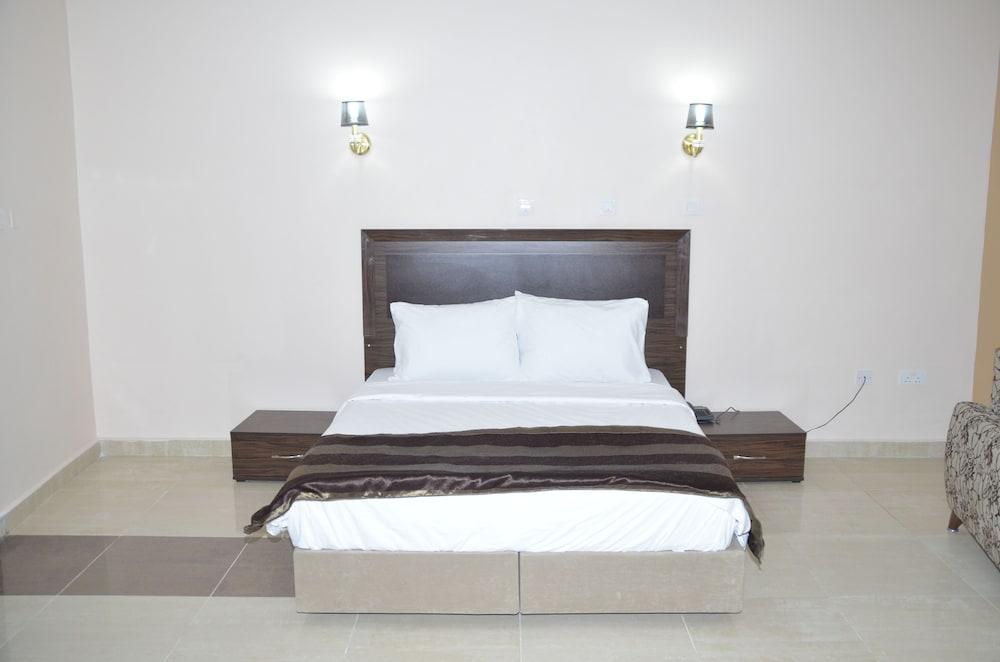 Residency Hotel Leophine House