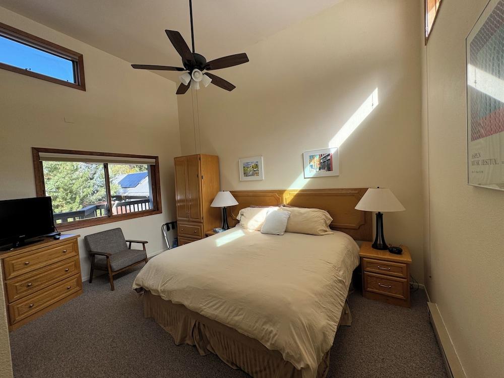 Shadow Mountain Lodge