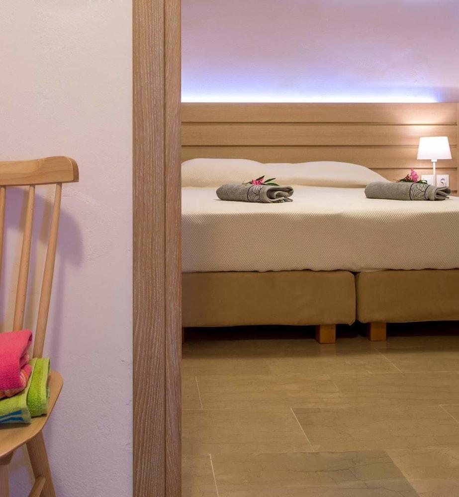 Krouzeri Beach Apartments