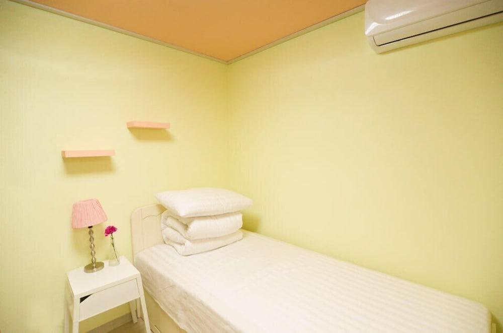 Lombard House - Hostel