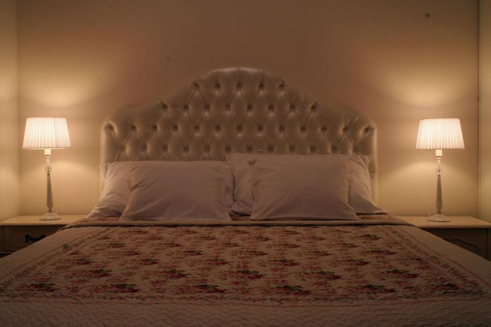 Banica Apartments & Rooms