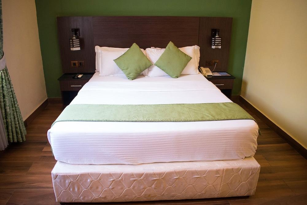 Atlantic Hotel And Suites