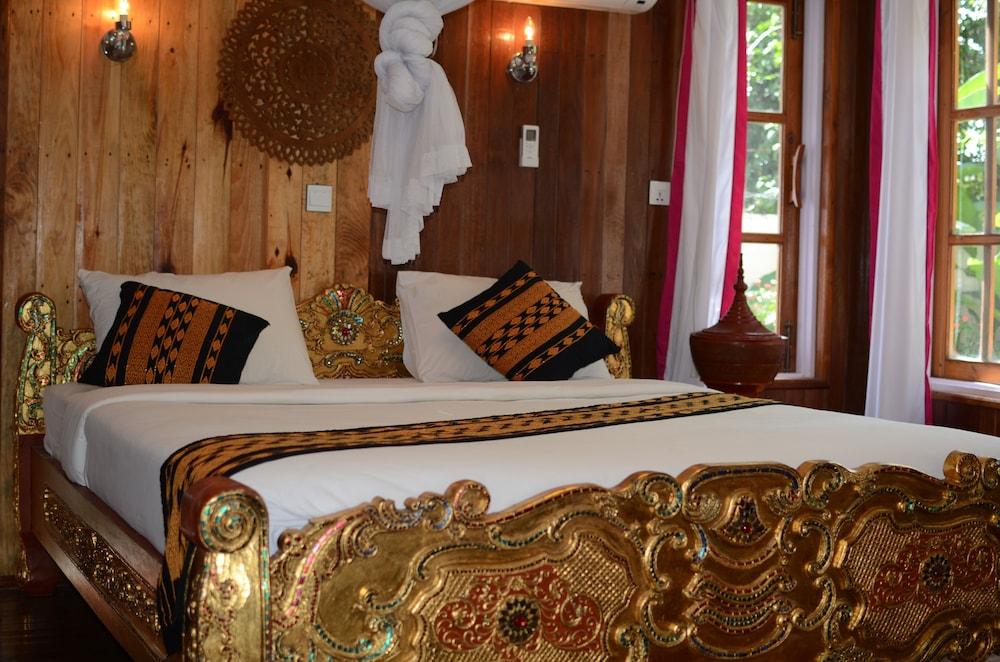 Golden Empress Hotel