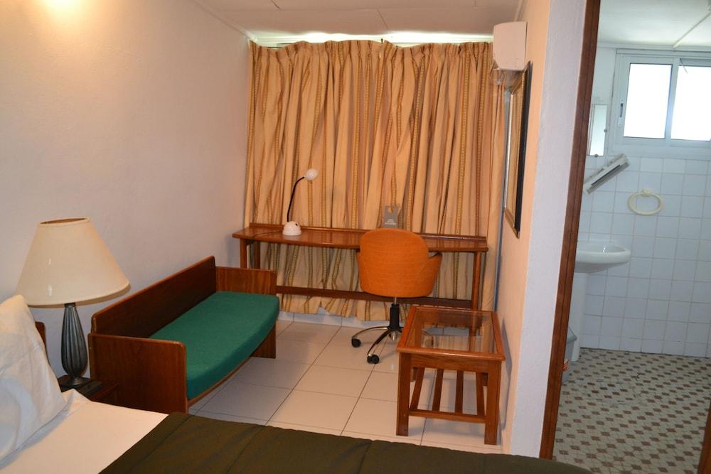 L'Aquarius Marina 2000