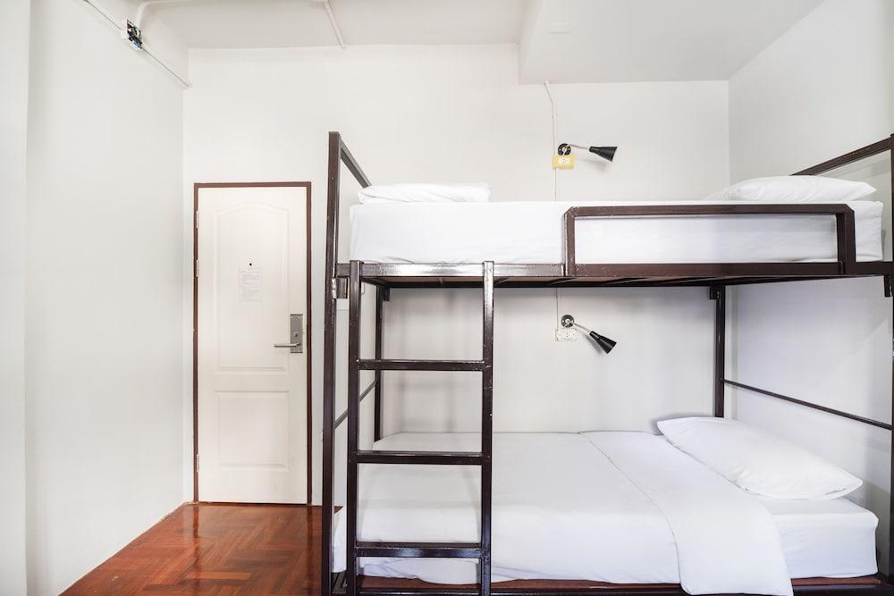 Bangkok Check Inn - Hostel