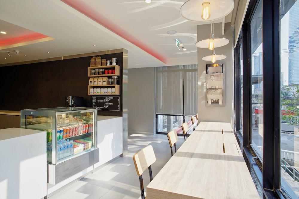 Easy Planet Bangkok Surawong