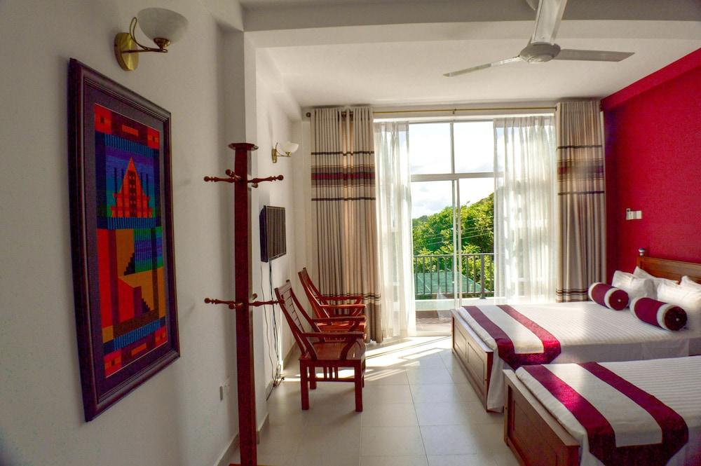 Villa Baywatch Rumassala