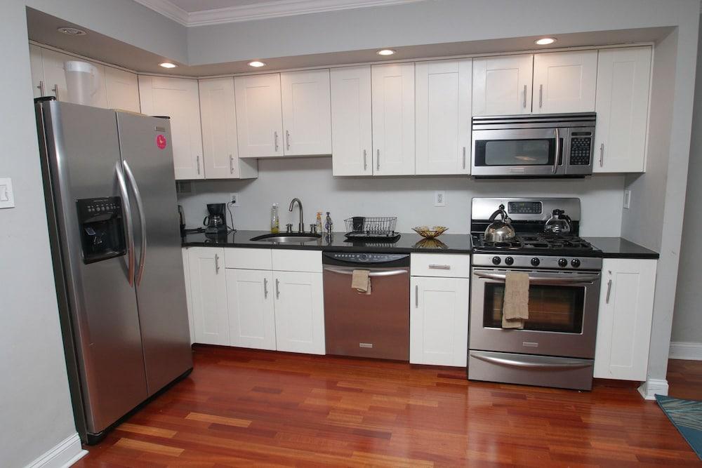 Renaissance Properties - 21 & Chestnut