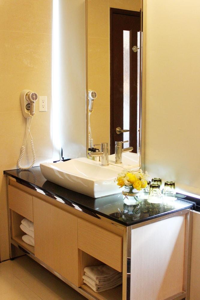 Golden Tulip Zhong Xin Hotel Taichung