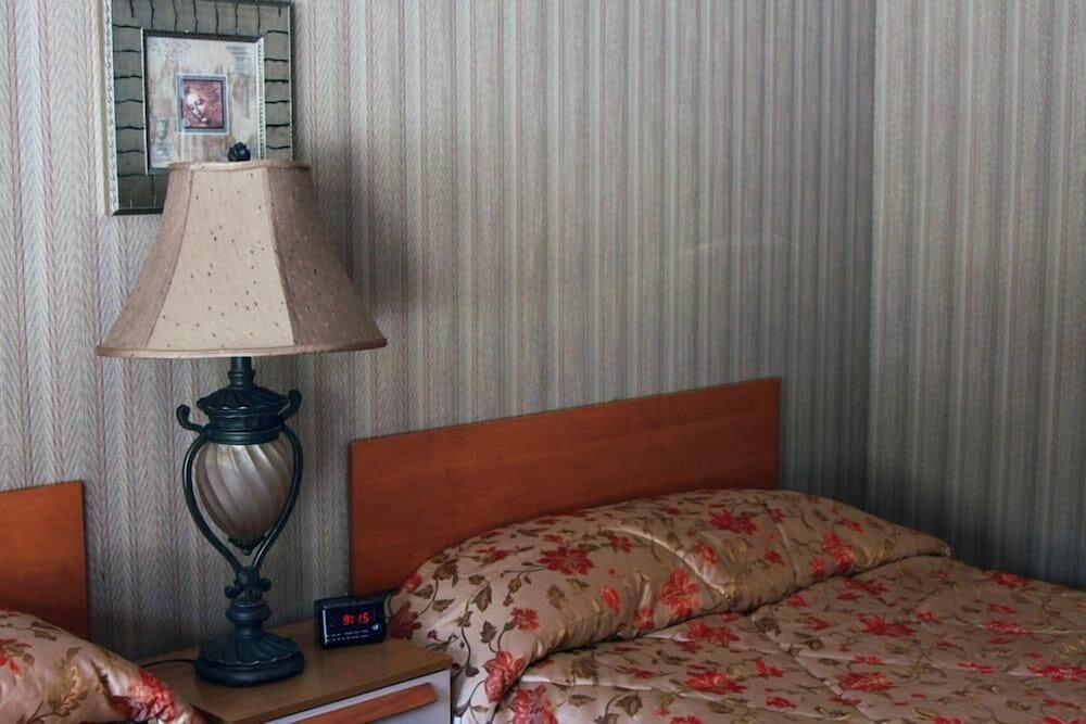 The Mountain View Motel & Cottages