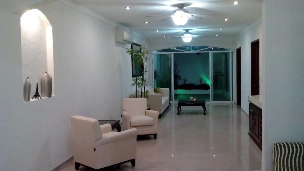 Hotel Ceo Group Malecon