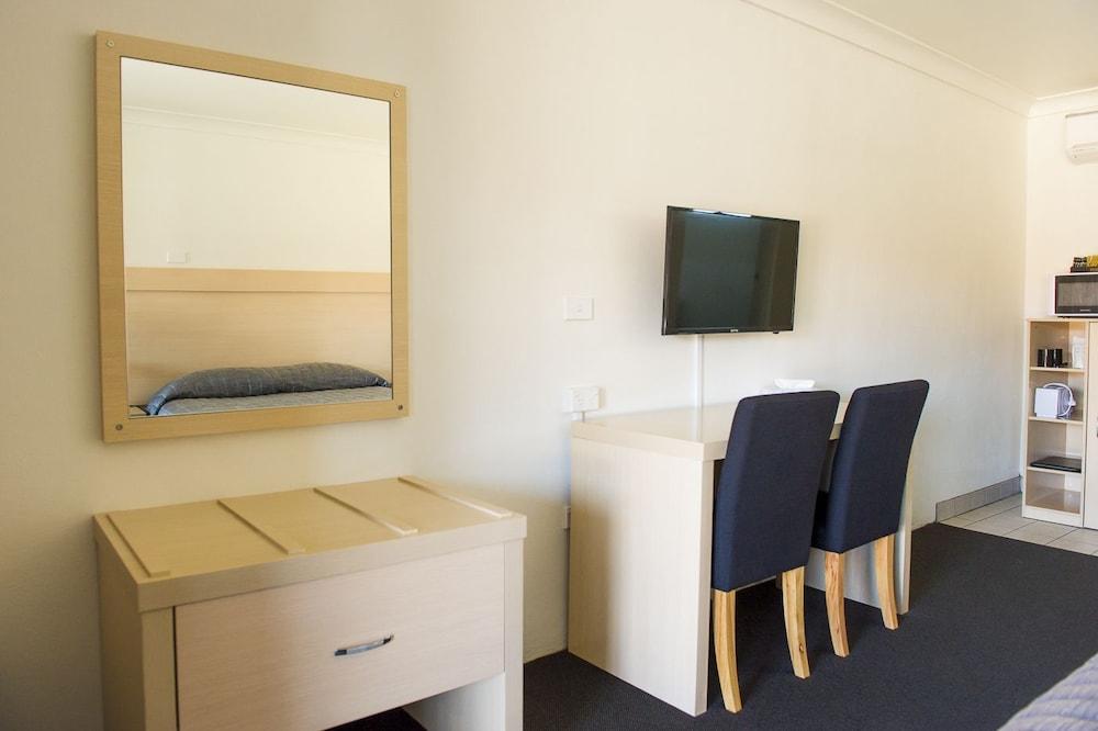 Cherry Blossom Motel