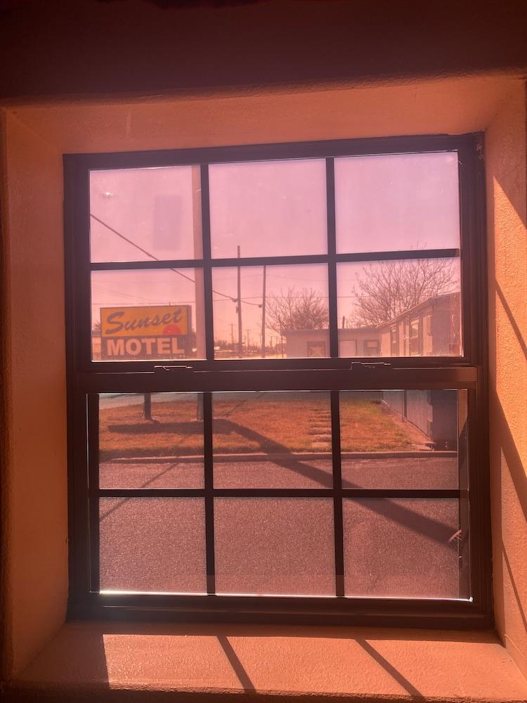Sunset Motel