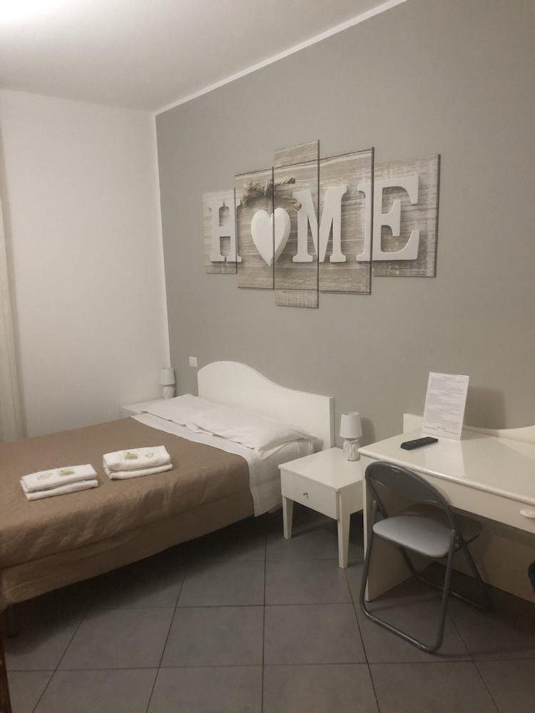 Guest House Brianza Room