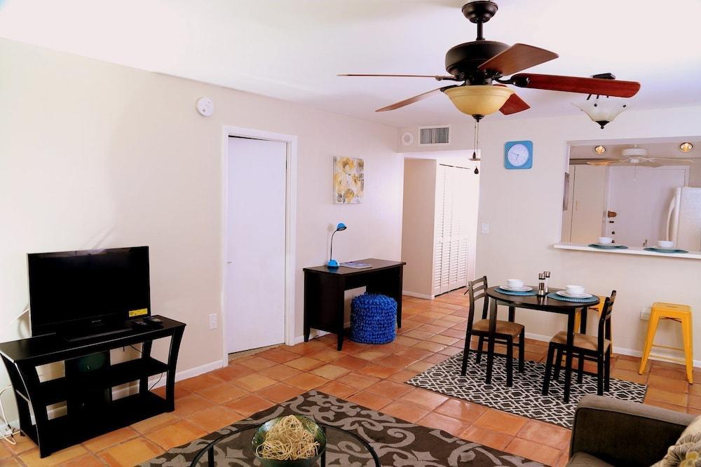 Oasis Guest Apartments - South Beach