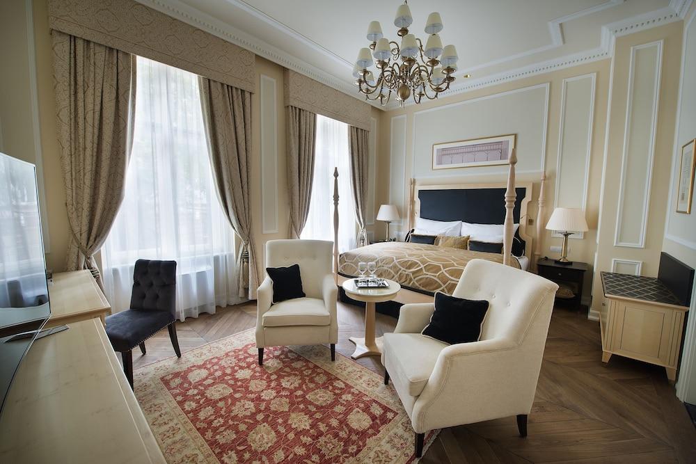 Wilson Palace by LOFT