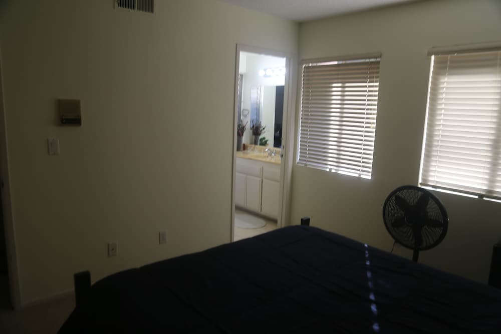 Bed and Breakfast in Hollywood Hills