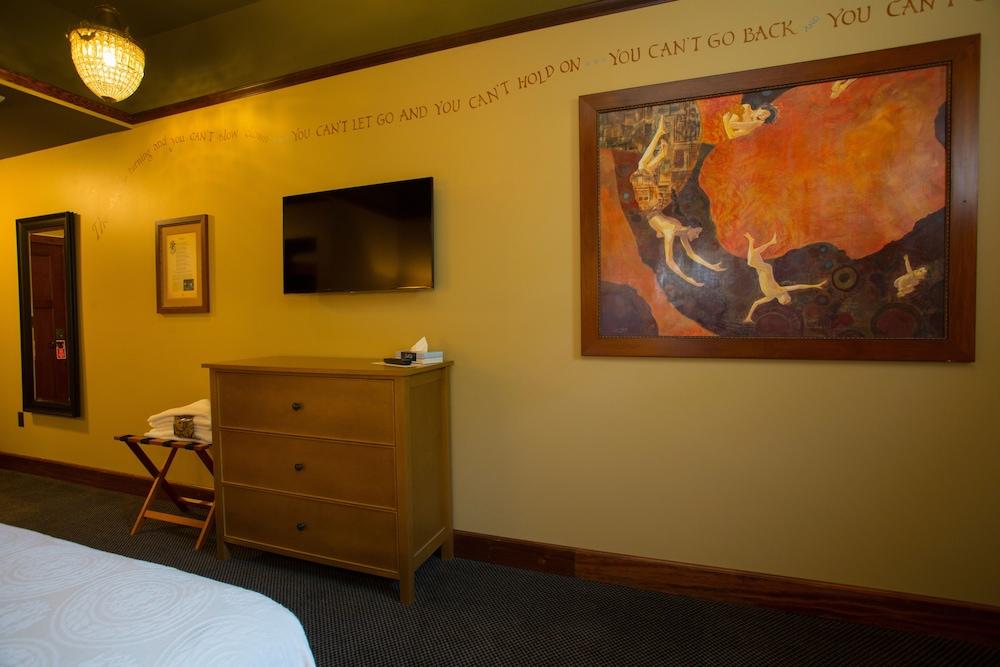 McMenamins Anderson School