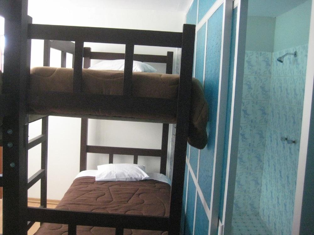 Mango Hostel Bed & Breakfast