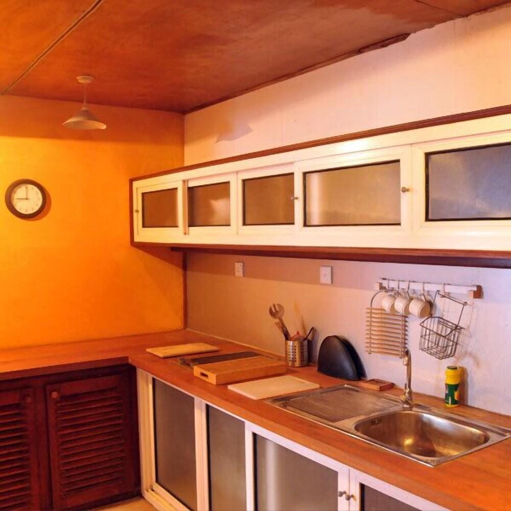 Mamas Coral Beach Hotel & Restaurant