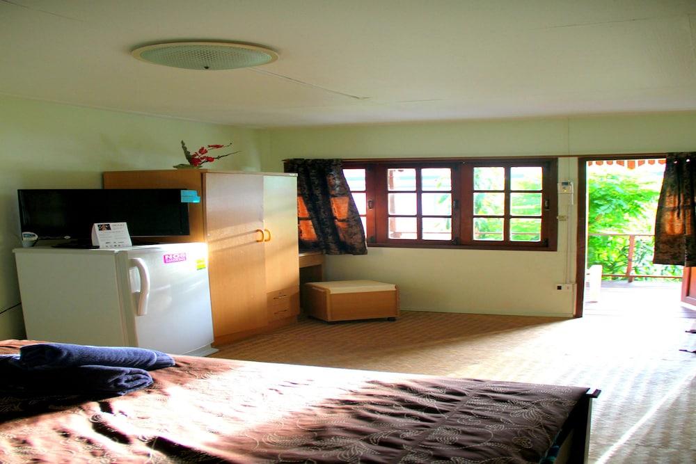 The Boardroom Beach Bungalows