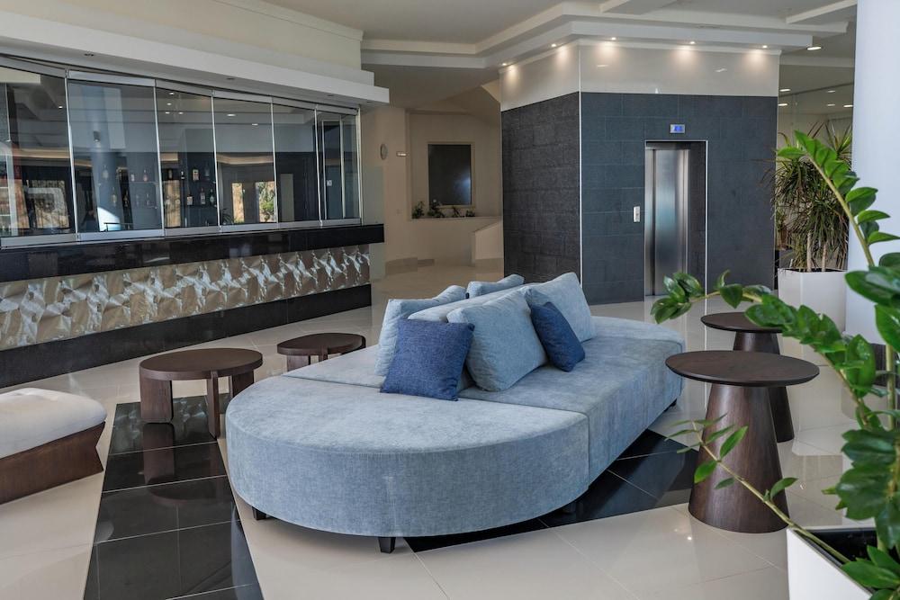 Grand Blue Beach Hotel