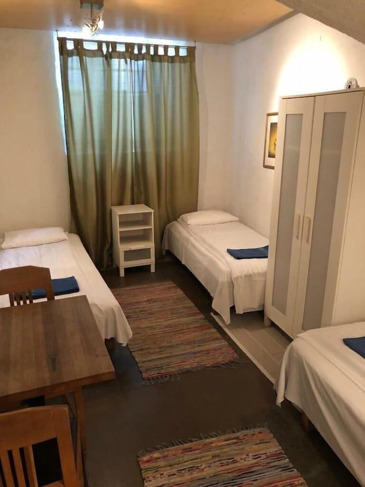 Dockside Hostel Old Town