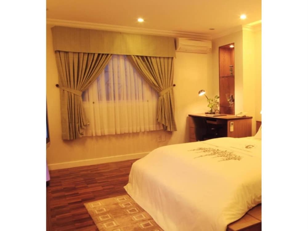 Golden Globe Apartment