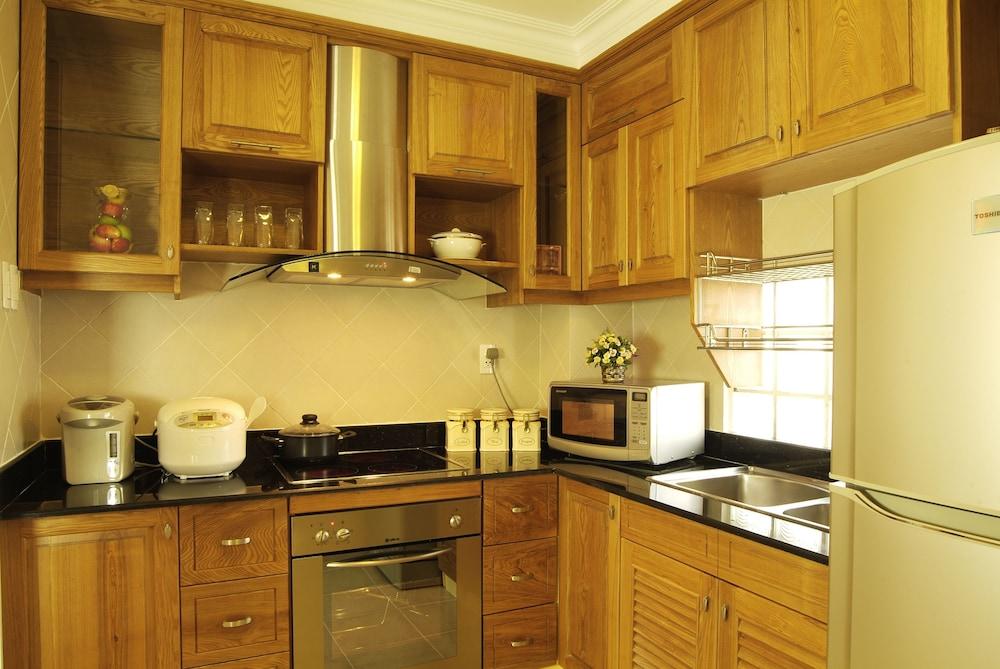 Golden Globe Apartment